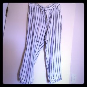 High-Rise Linen Blend Cropped Pants